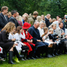 18. august: Kongeparet deltar under friluftsgudstjenesten i Dronningparken som et ledd i markeringen av Kronprinsesse Mette-Marits 40-årsdag (Foto: Cornelius Poppe / NTB scanpix)